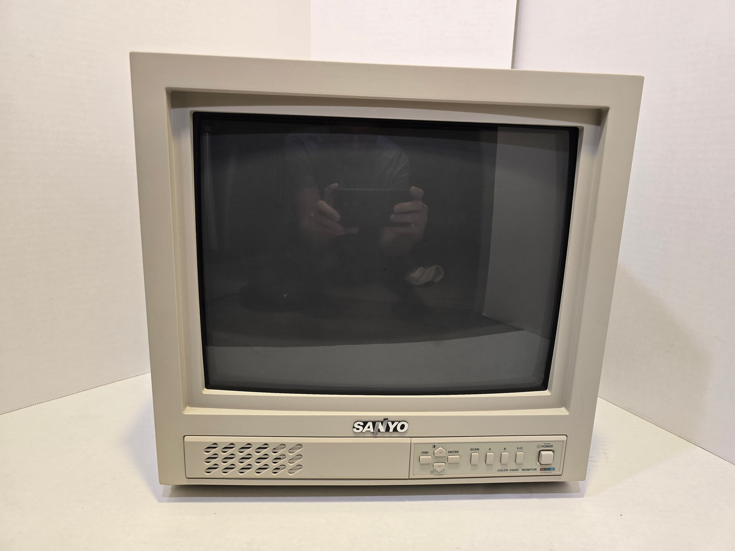 Sanyo VMC-8614F Monitor