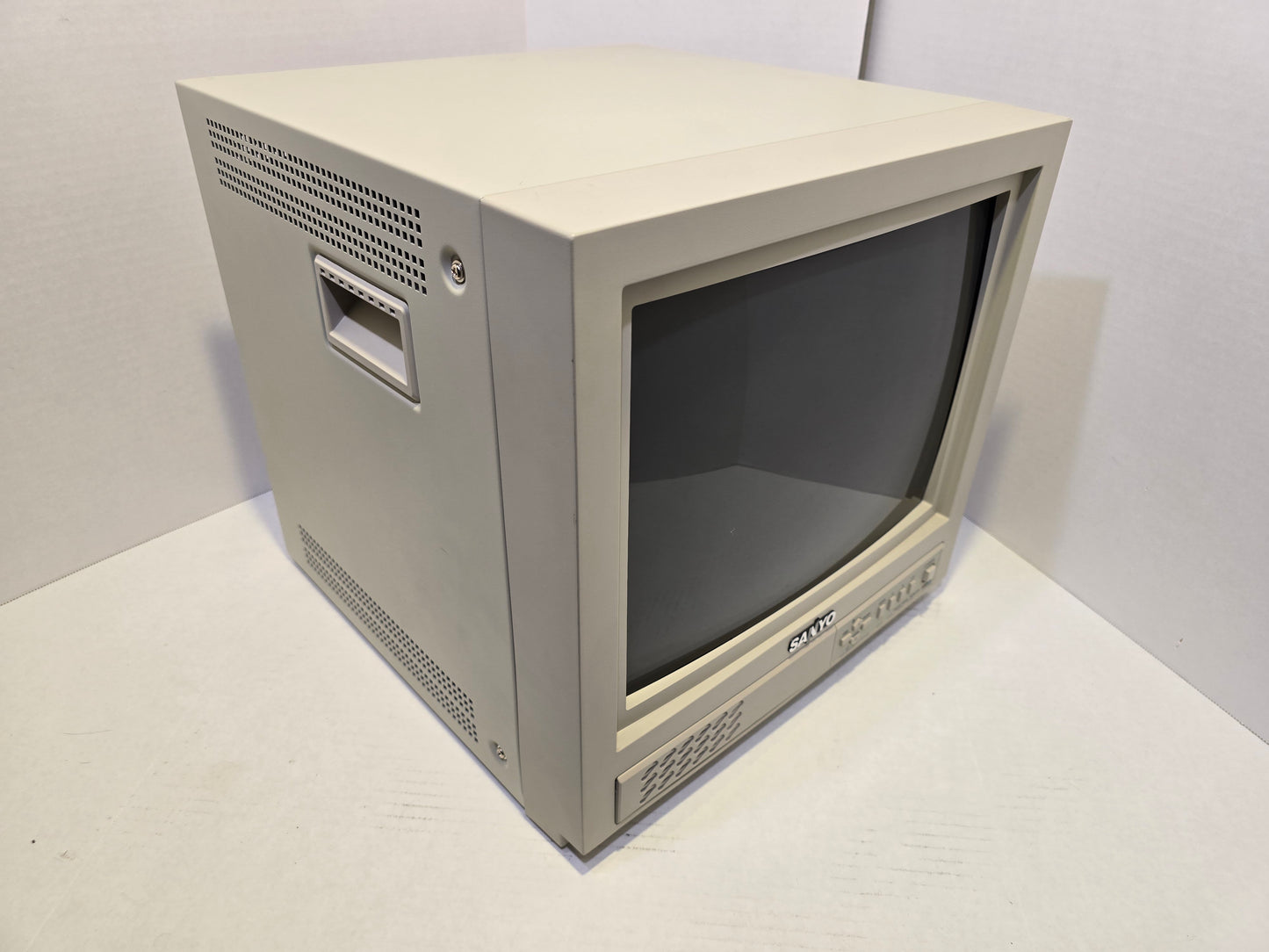 Sanyo VMC-8614F Monitor