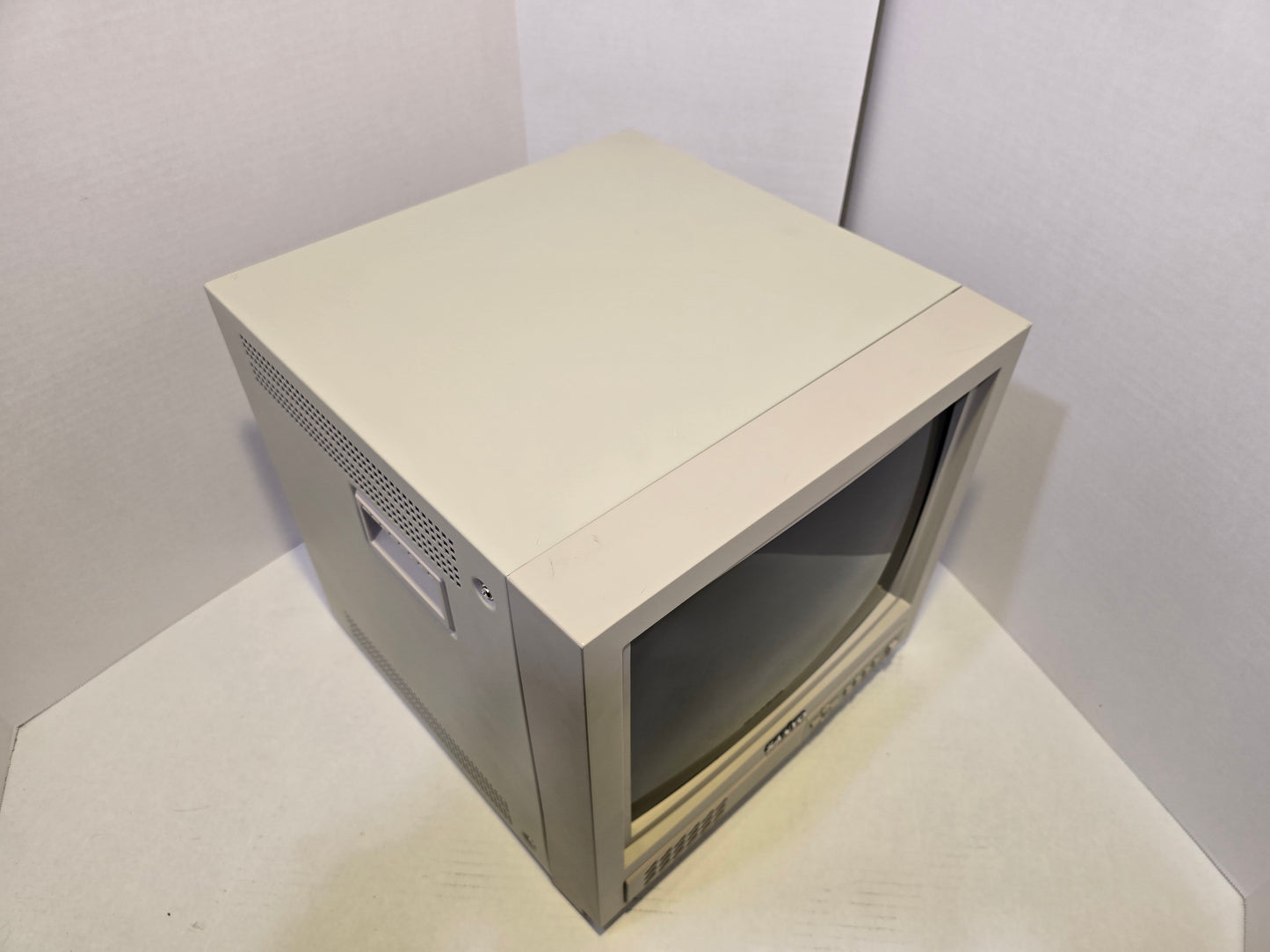 Sanyo VMC-8614F Monitor