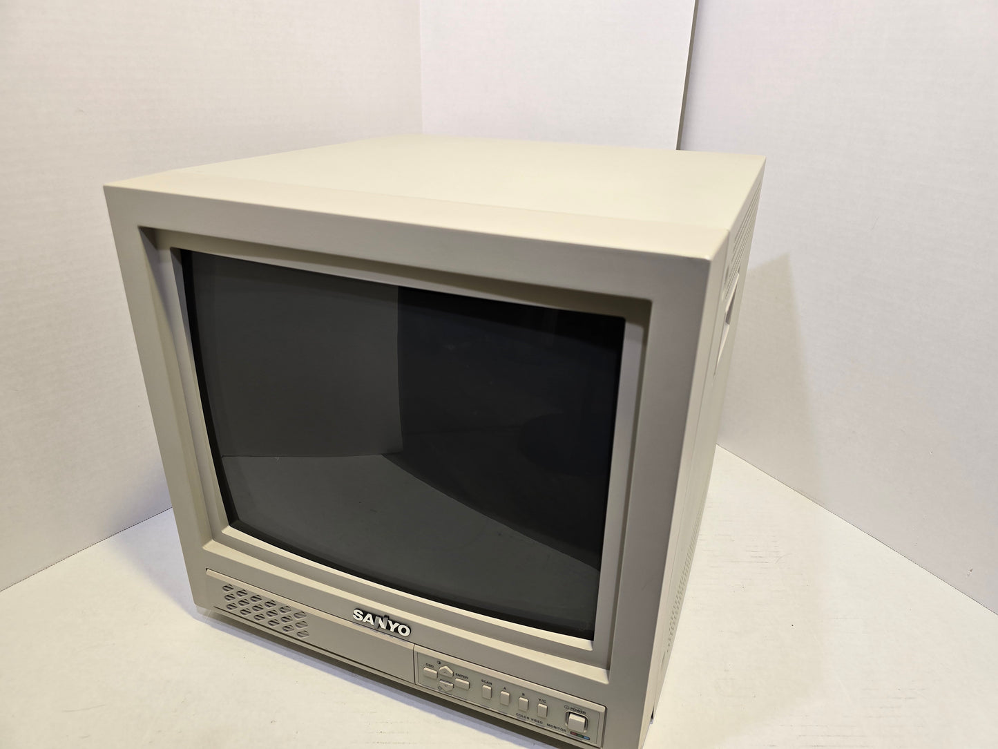 Sanyo VMC-8614F Monitor