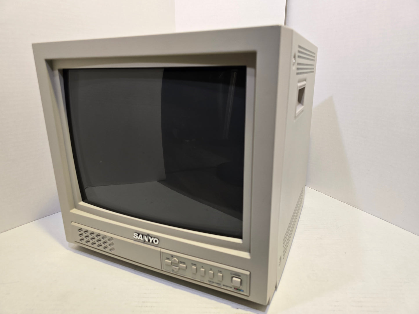 Sanyo VMC-8614F Monitor