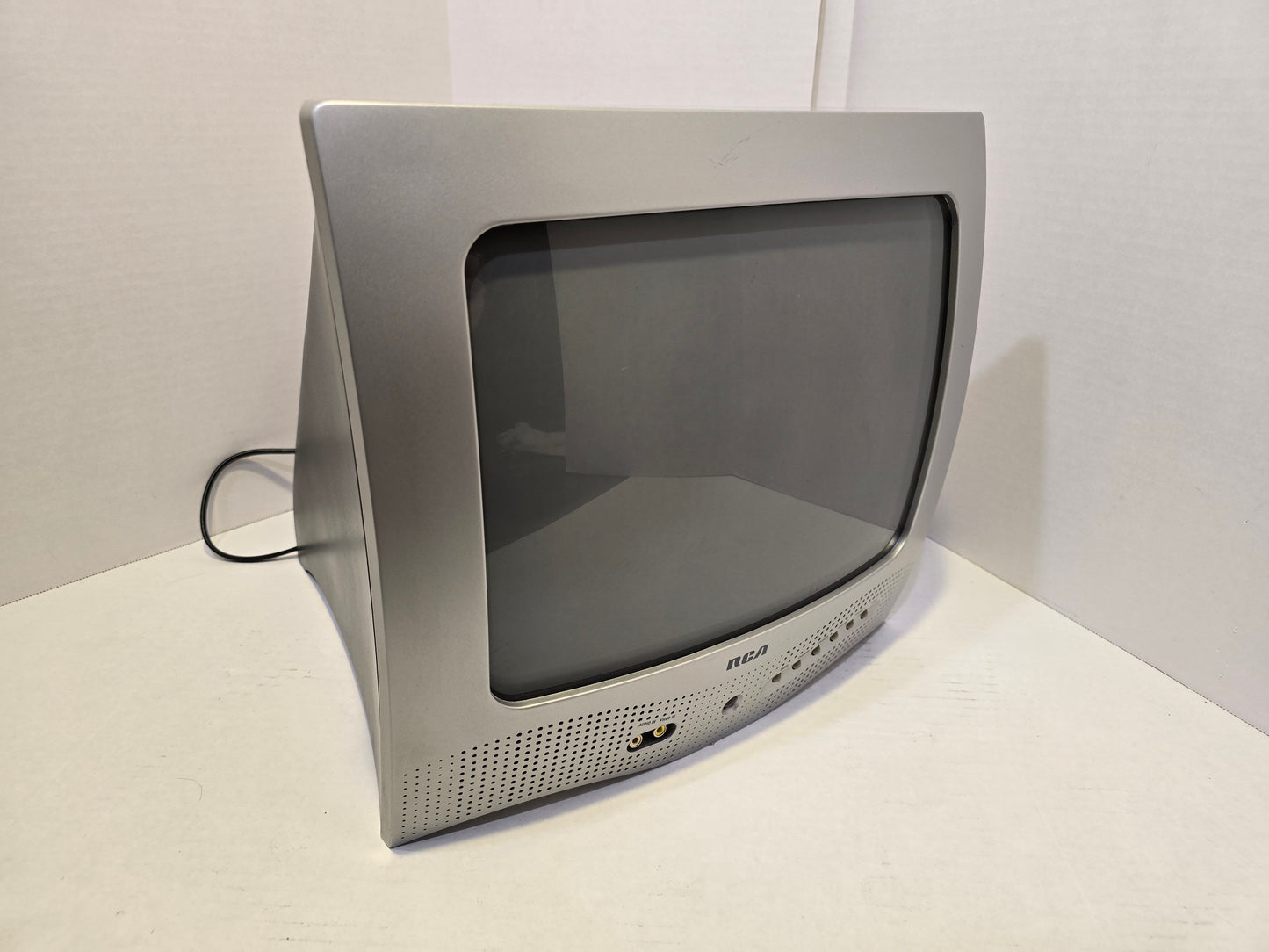 13" RCA E13320 BNC