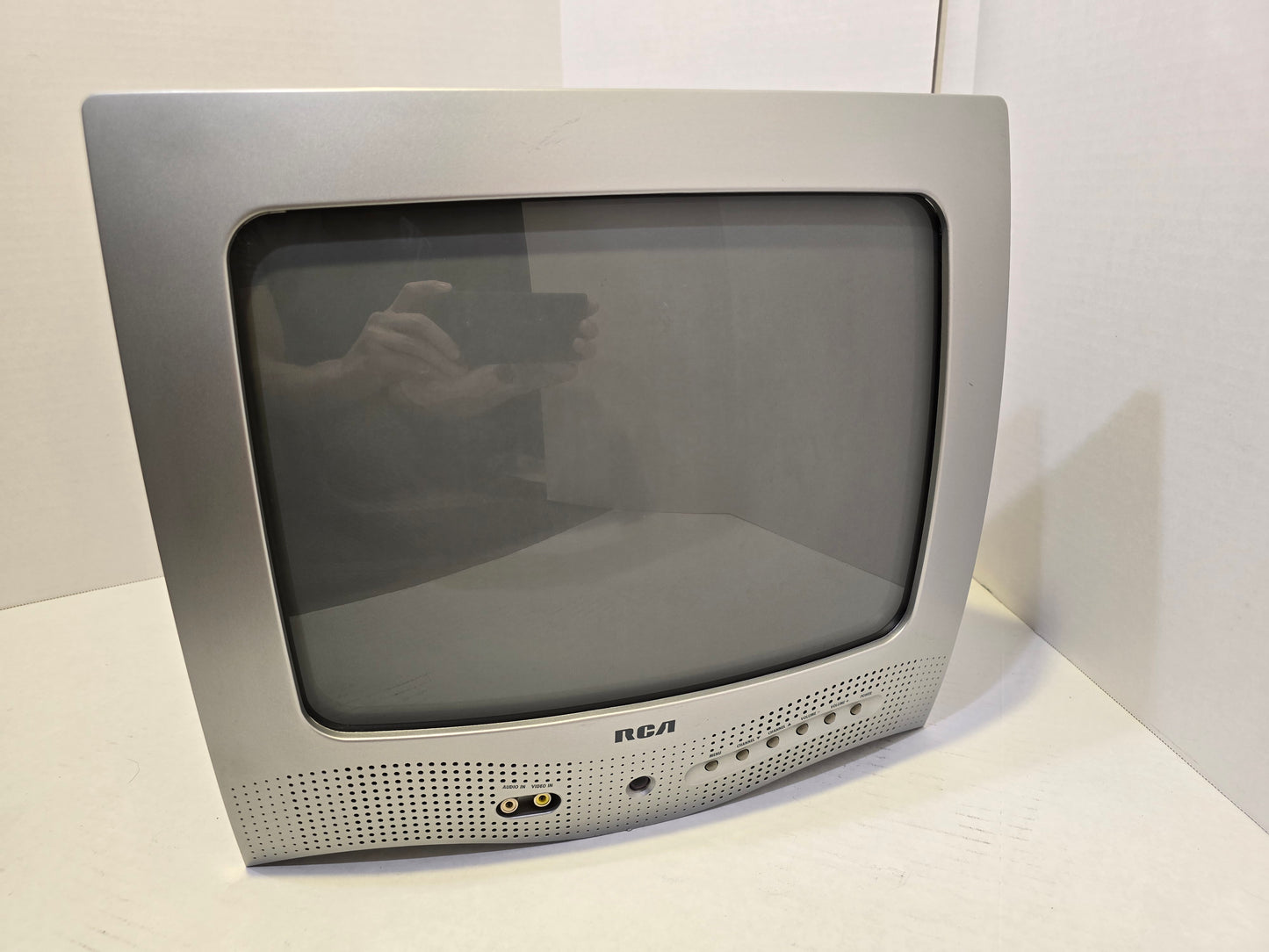 13" RCA E13320 BNC